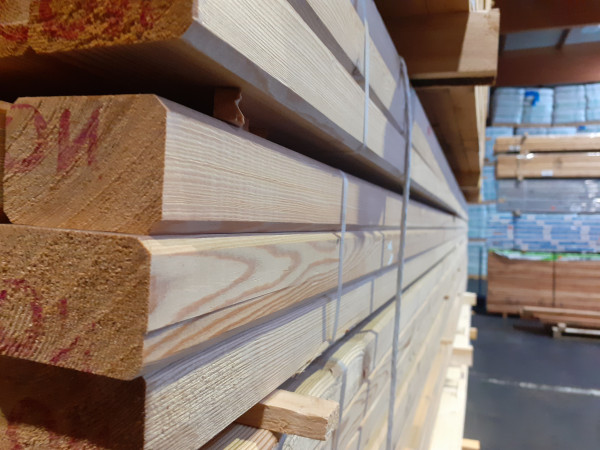 Lärche Konstruktionsholz, trocken, gehobelt & gefast