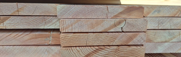 kanad. Douglasie B-Sort., HS 301, geh. Glattkantbrett m/4 kl. Fasen