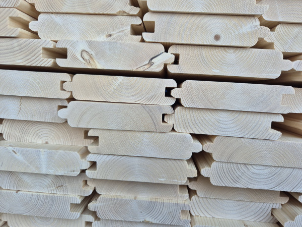 nord. Fichte-Blockbohle, B-Sort.,, mit Nut und Feder, Kanten gerundet