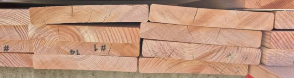 kanad. Douglasie B-Sort., HS 301, geh. Glattkantbrett m/4 kl. Fasen