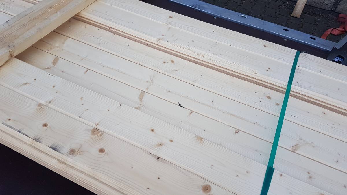 nord-fichte-blockbohle-mit-doppelter-nut-feder-fichte