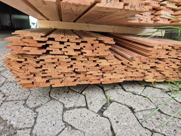 Douglasie B-Sort., Rhombus mit Nut & Feder